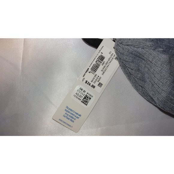 adidas Beanie NWT - Picture 3 of 3